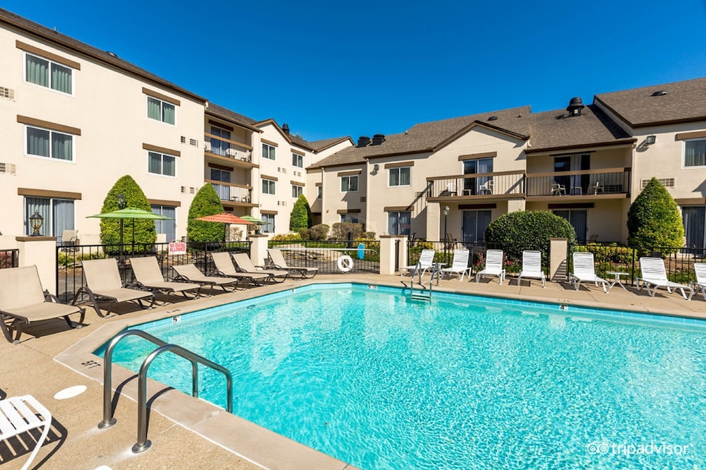 Club - Hotel Nashville Inn &amp; Suites