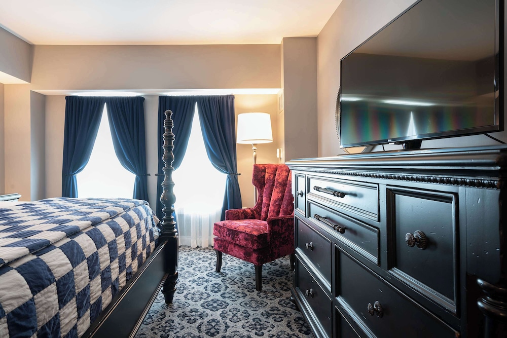 The Kendall Hotel at the Engine 7 Firehouse