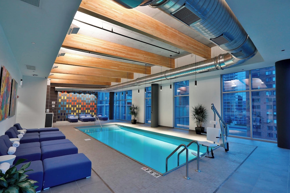 Aloft Chicago Mag Mile.