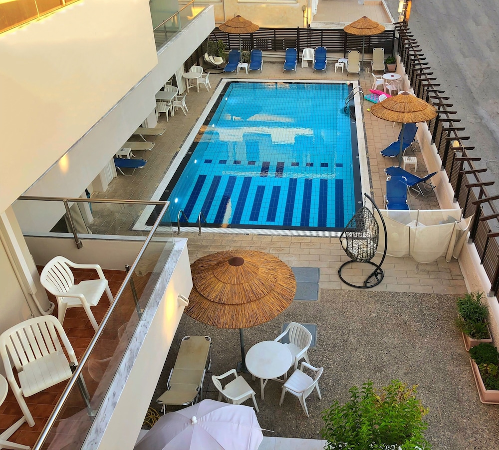 Caravel Apartment Hotel afbeelding