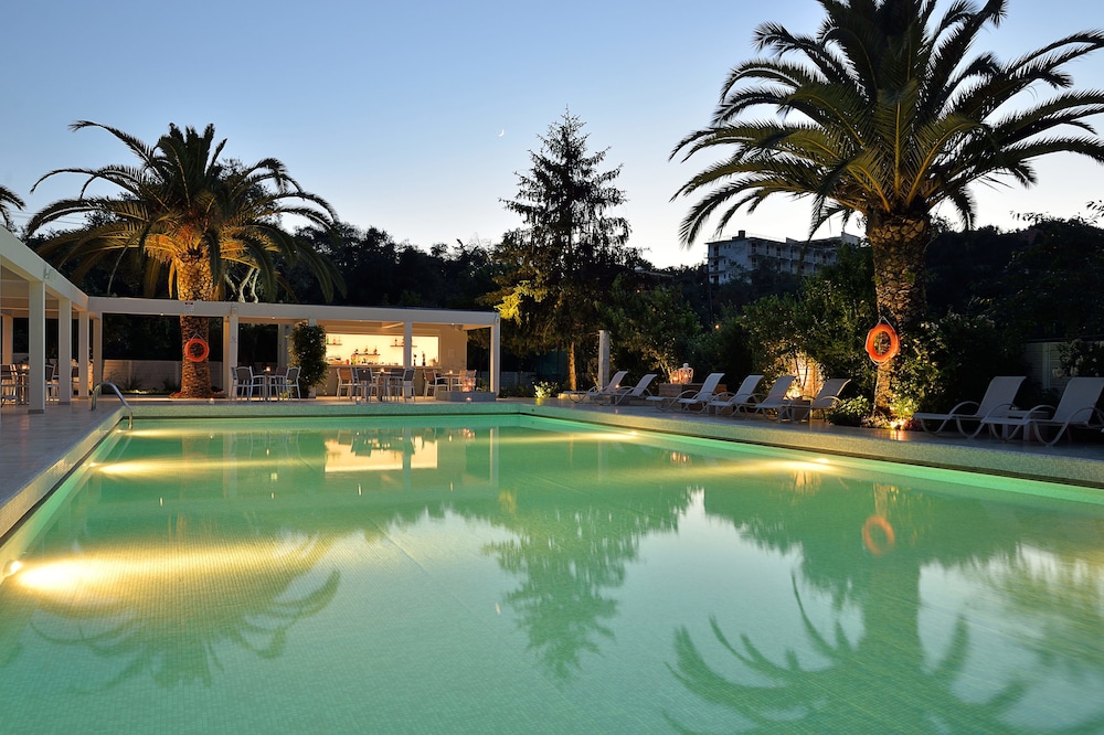 TRYP by Wyndham Corfu Dassia