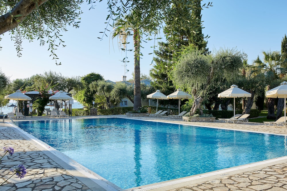 Delfinia Hotel