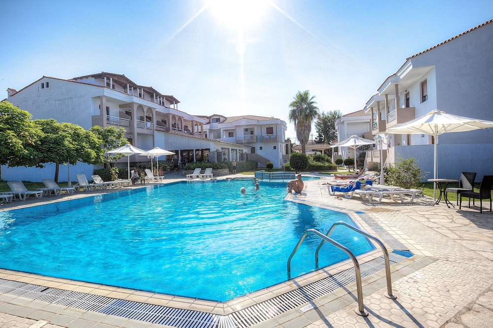 Acrotel Lily Ann Village