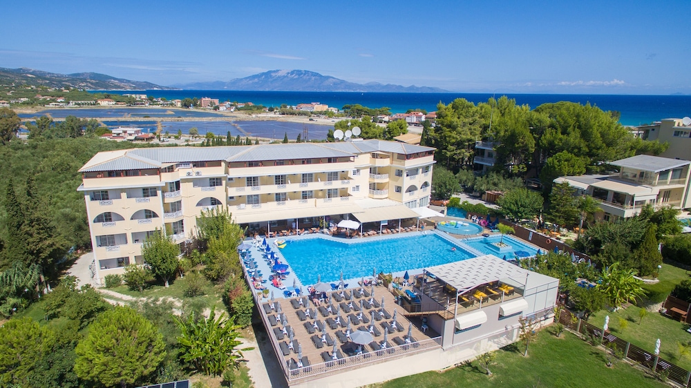 Koukounaria Hotel&Suites afbeelding