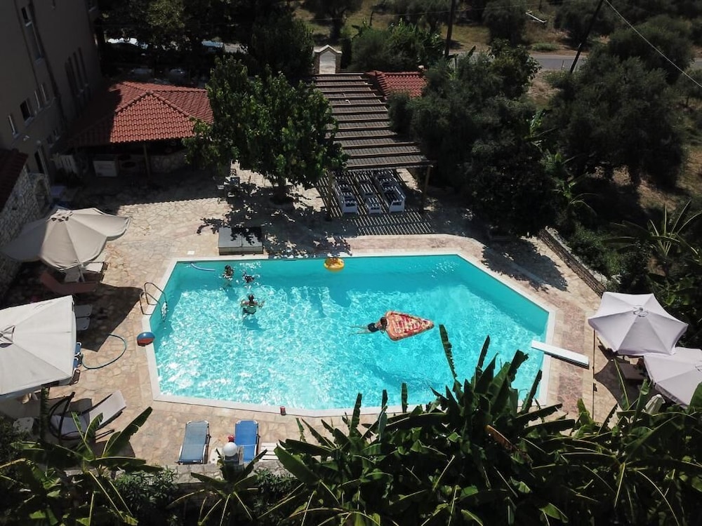Kaiafas Lake Hotel
