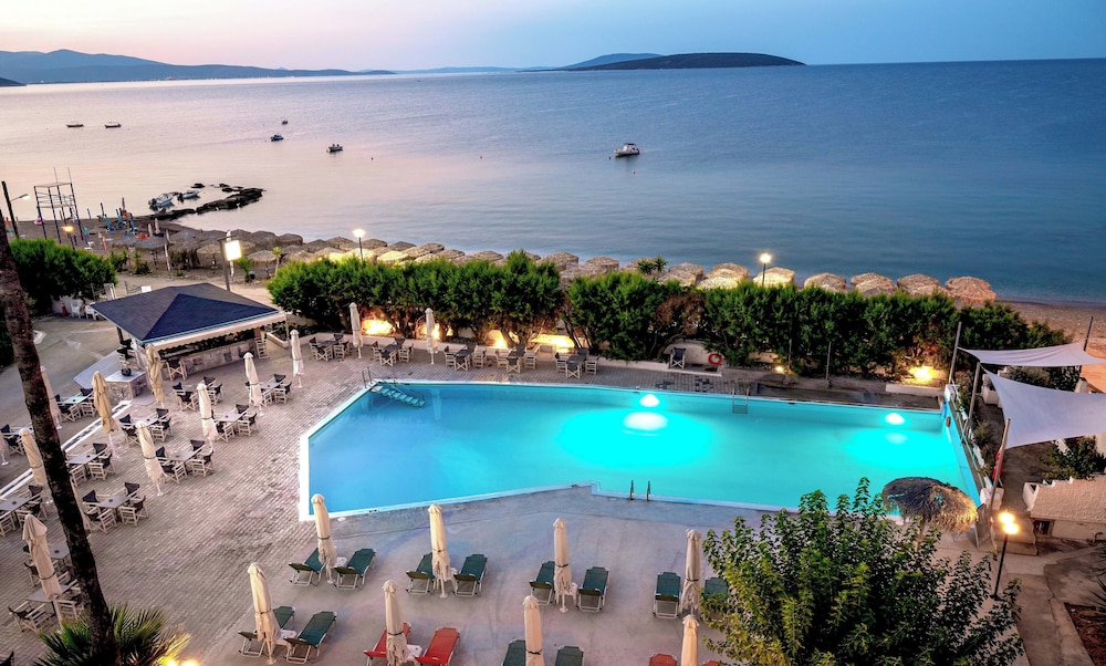 The Grove Seaside Hotel