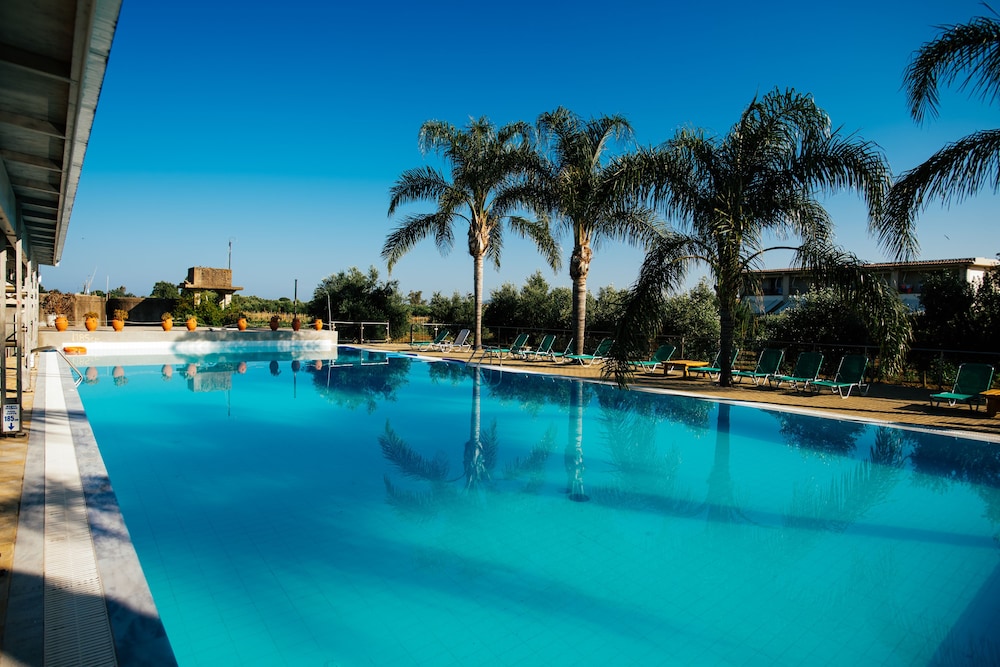 Zoe Seaside Resort, Gialova