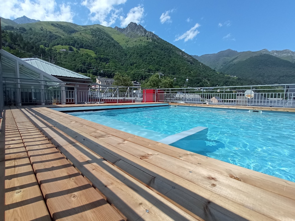 Garden &amp; City Cauterets Balneo