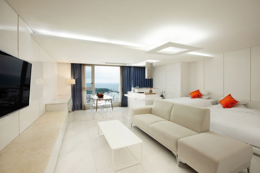 ShinShin Hotel Jeju Ocean – ShinShin Hotel Jeju Ocean in Jeju Province