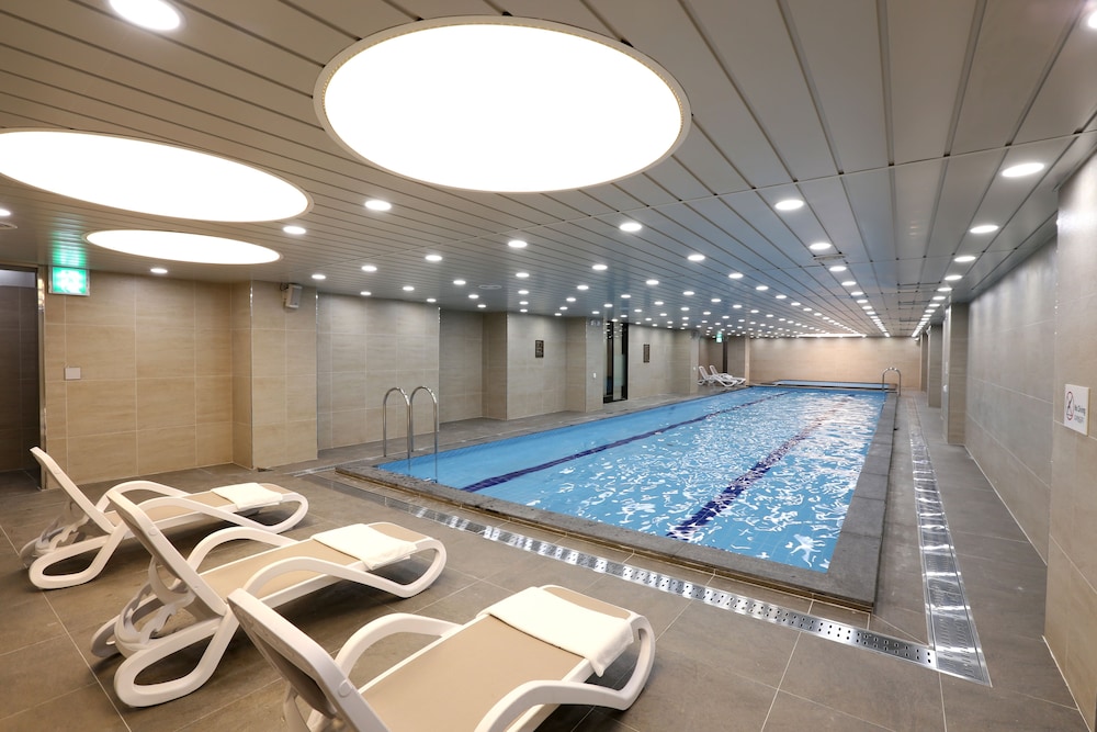 Seogwipo JS Hotel