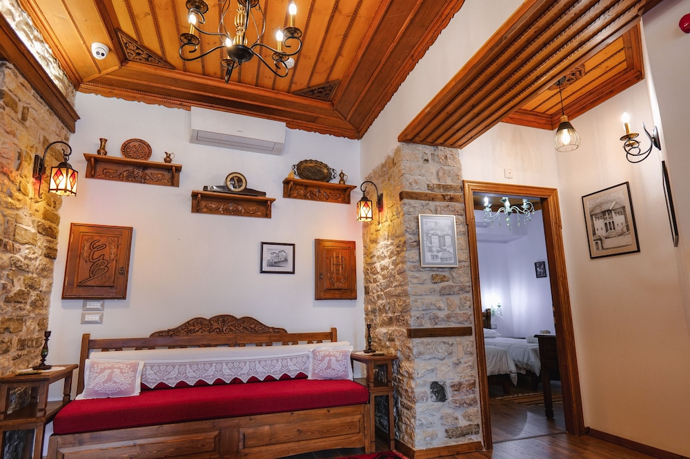Hotel Bineri, Gjirokastër