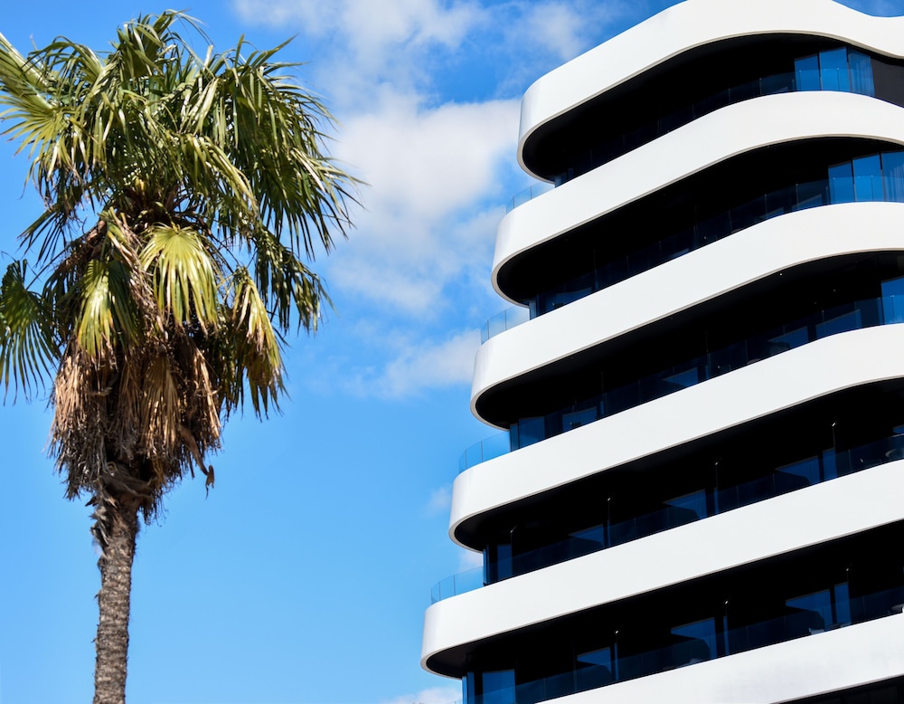 Yacht Hotel, Vlore