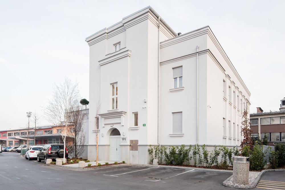 WH Apartments – SI
