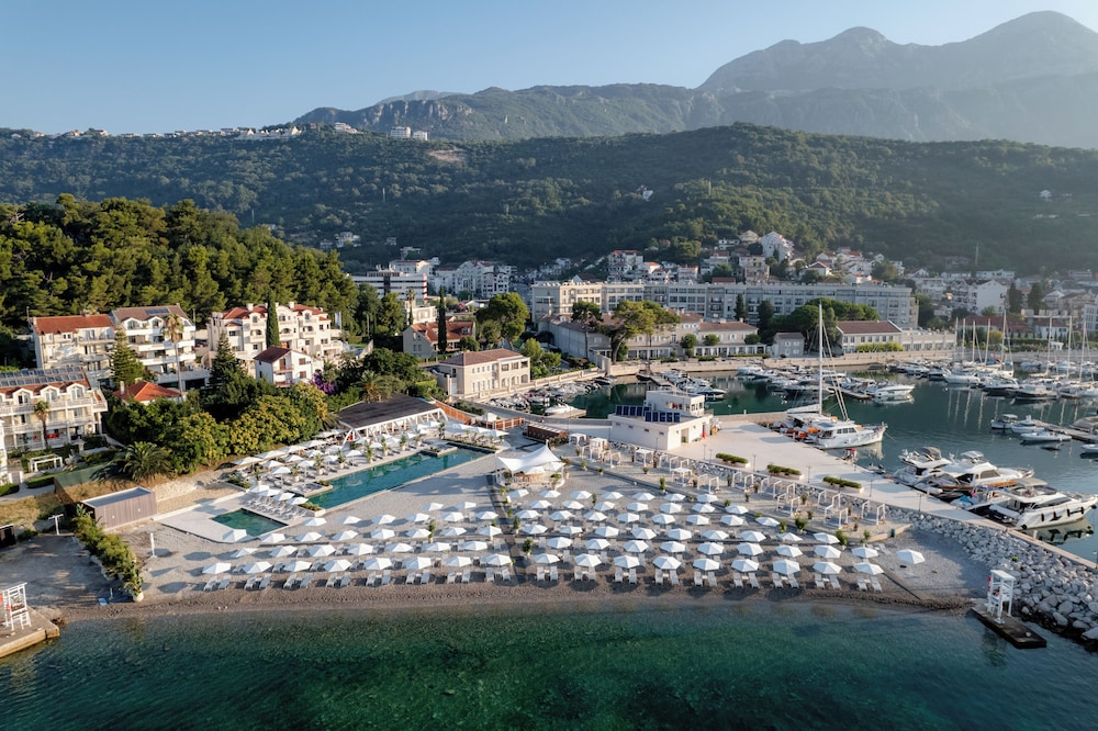 Lazure Hotel and Marina – Lazure Hotel and Marina in Montenegro