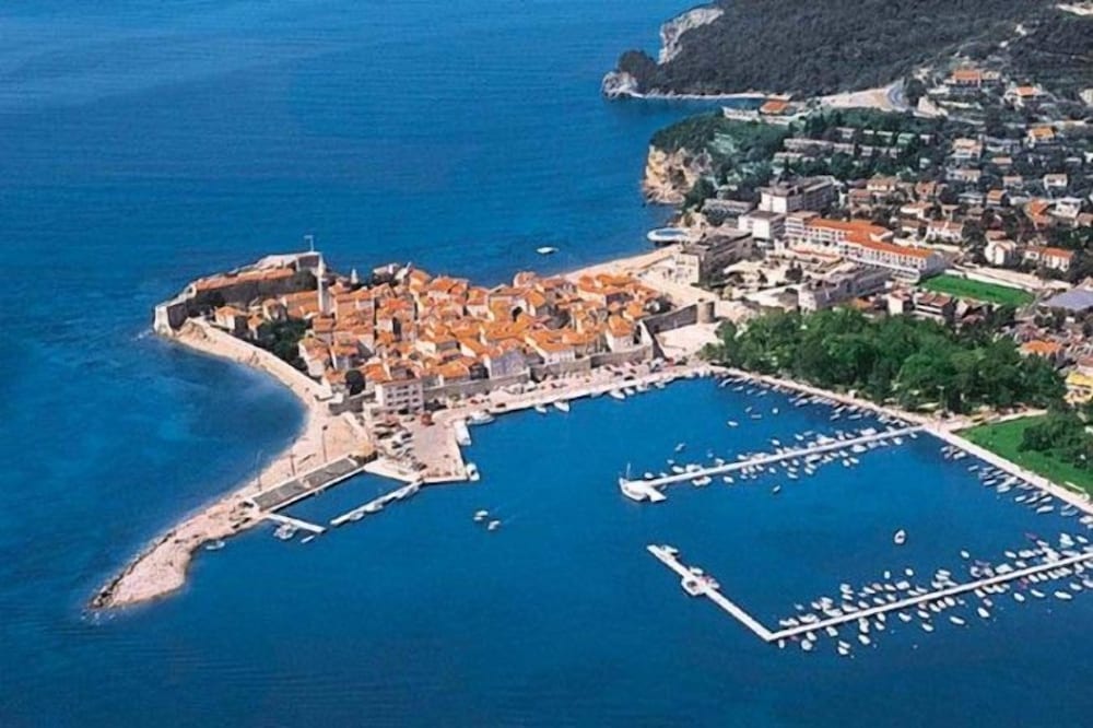 Astoria Hotel Budva - Montenegro
