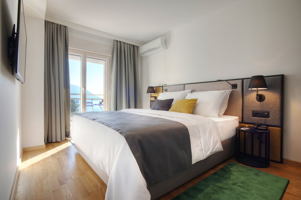 Fontana Hotel & Gastronomy, Budva