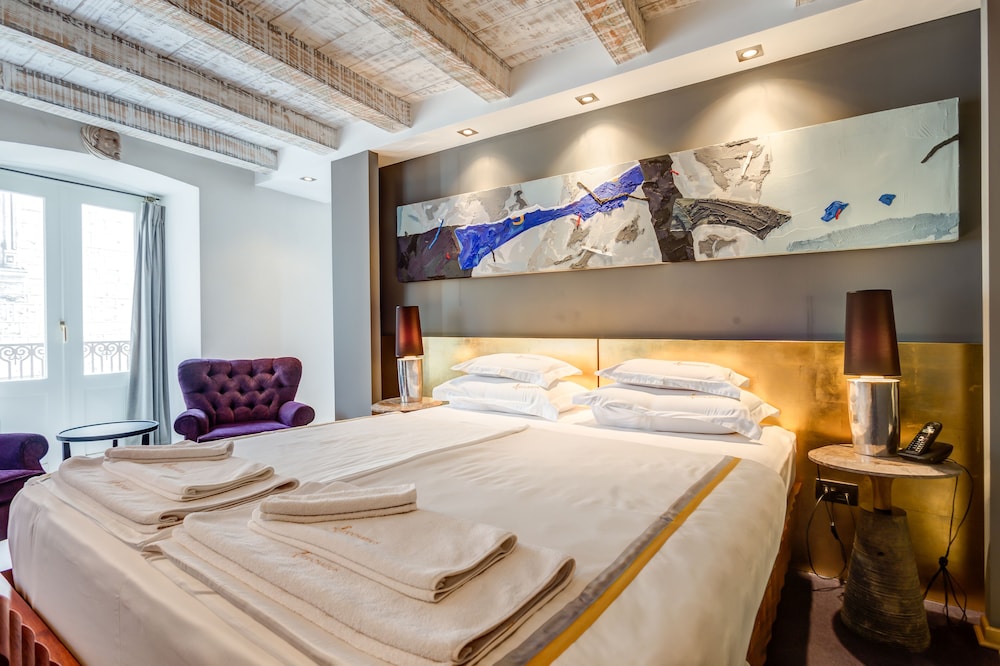 Hotel Hippocampus – Montenegro