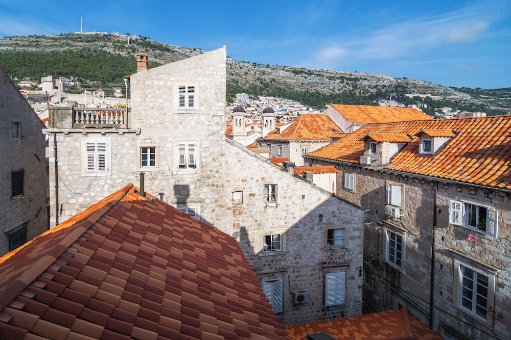 Celenga Apartments with free offsite parking.