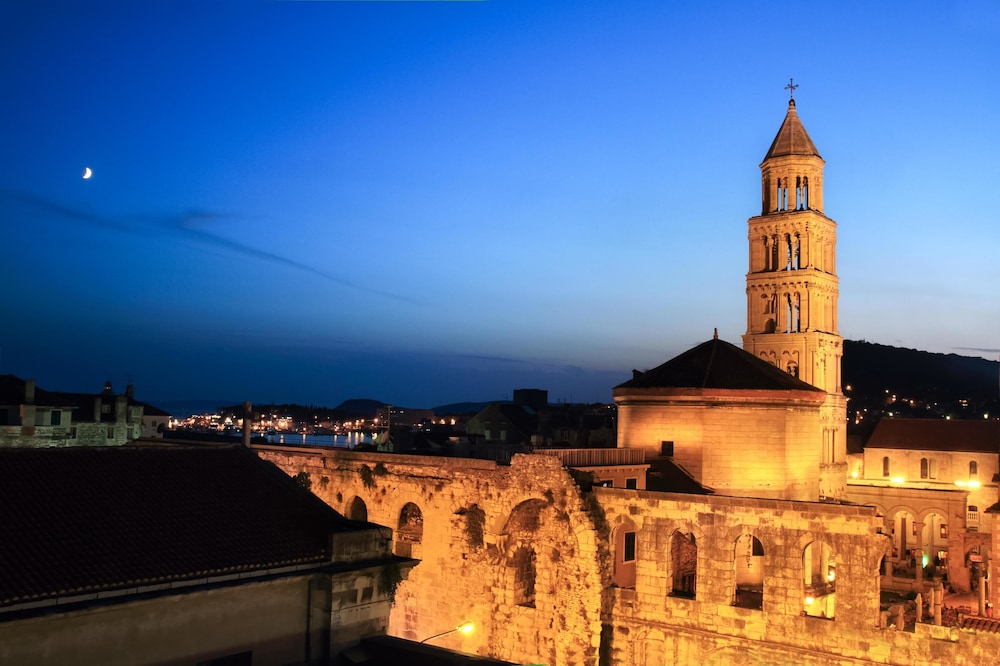 La Porta Luxury Rooms