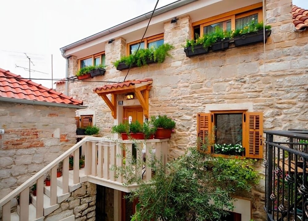 Stone House Luxury Rooms afbeelding