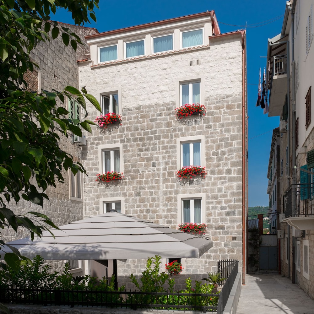 Mediterra residence