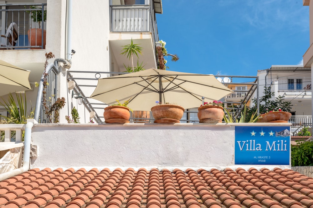 Villa Mili, Hvar (city)