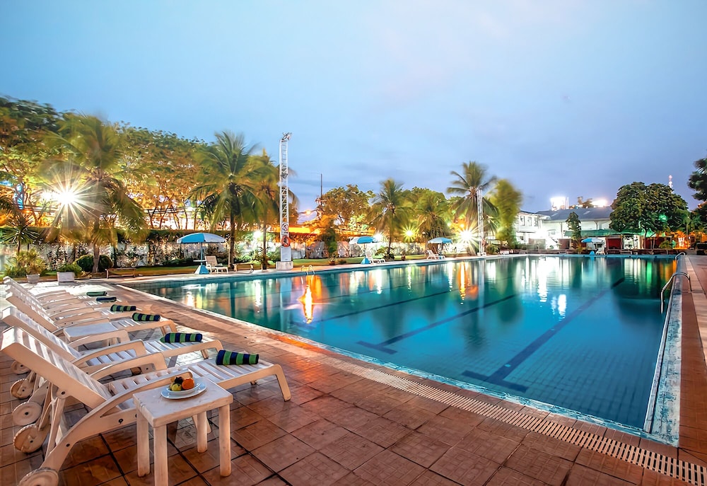 Surabaya Suites Hotel Powered by Archipelago – Surabaya Suites Hotel Powered by Archipelago in Indonesië