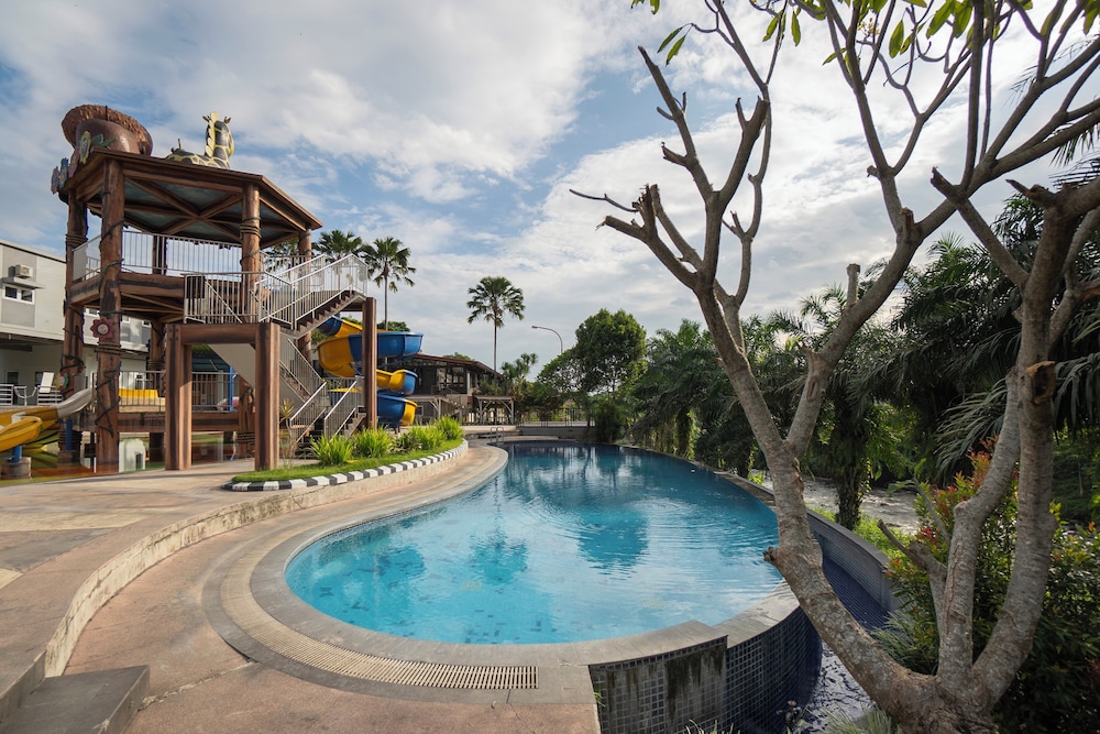 BeSS Resort and Waterpark Lawang