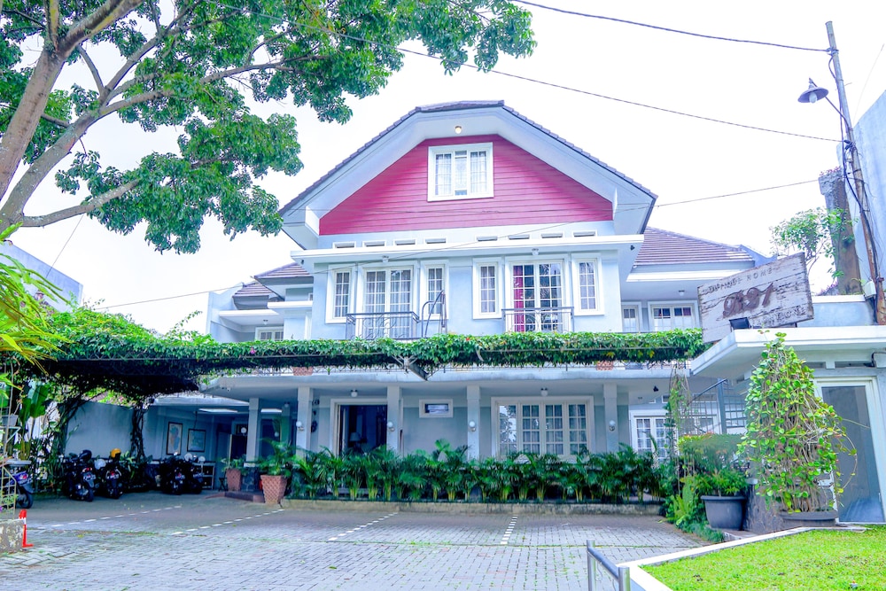 Boutique B21 Malang, Azana Hotels Collection