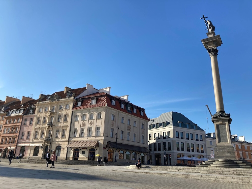Dom Literatury Pokoje Gościnne
