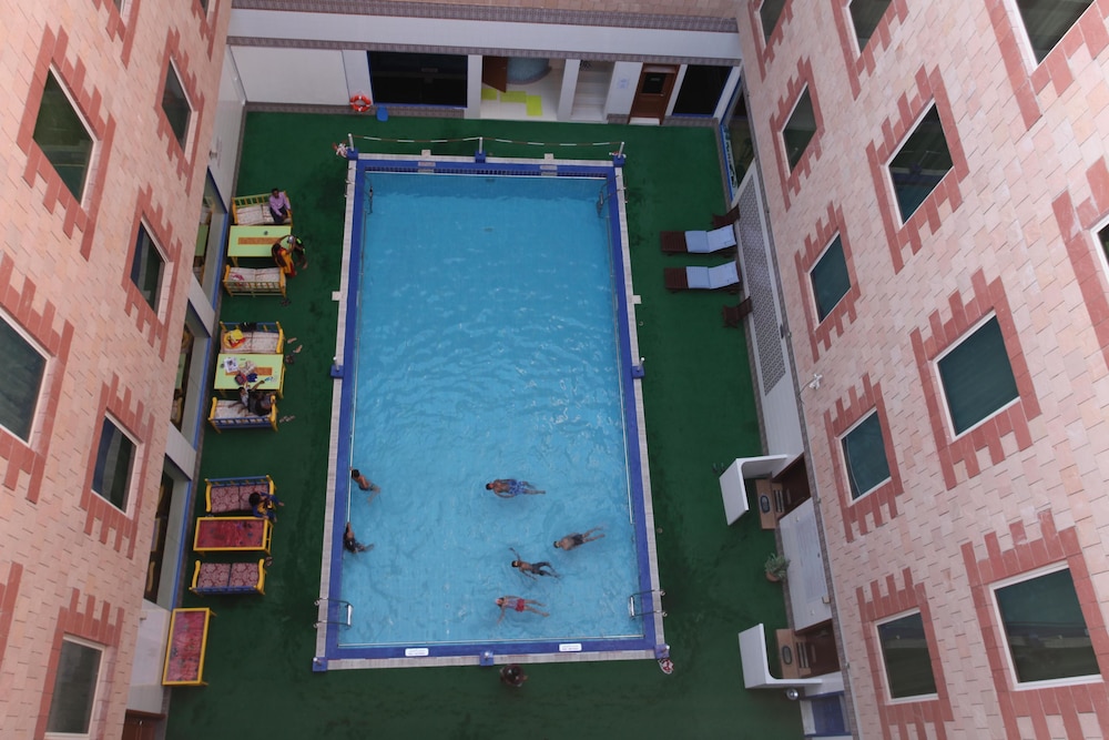 Ramee Guestline Hotel Qurum.