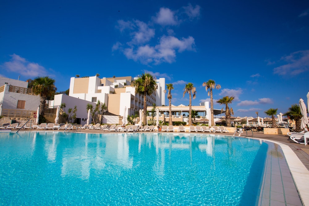 Salini Resort