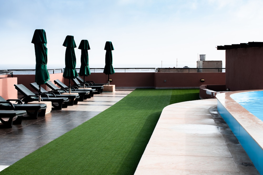 Calypso Hotel