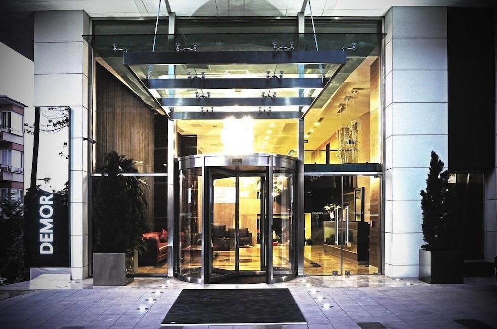 Demora Hotel