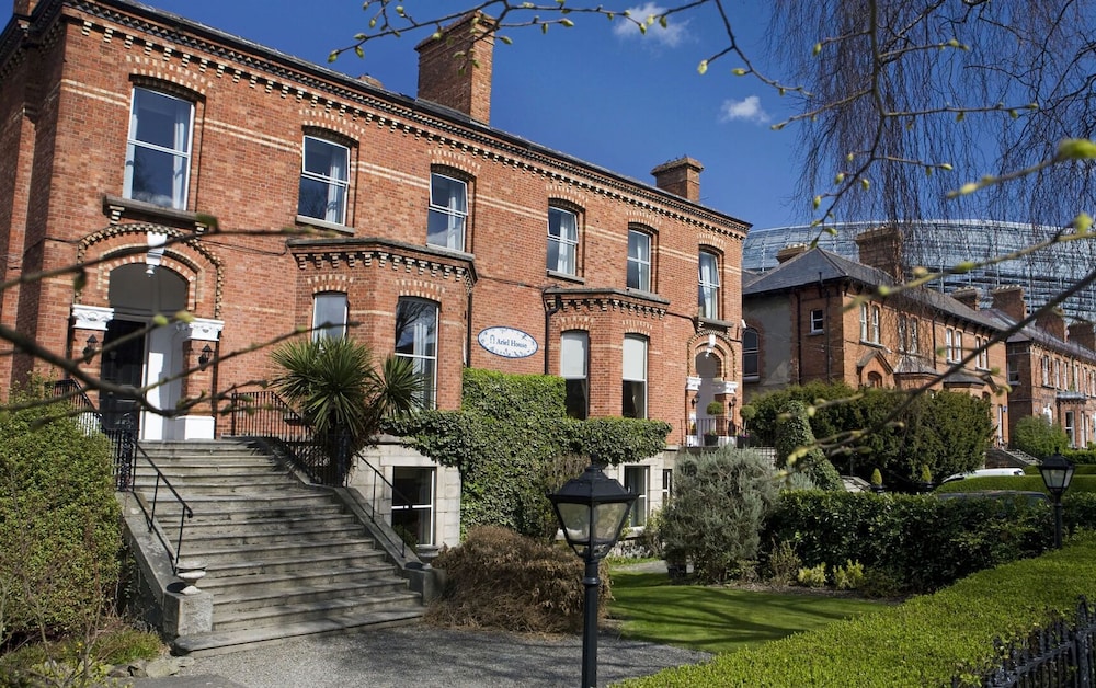 Ariel House afbeelding