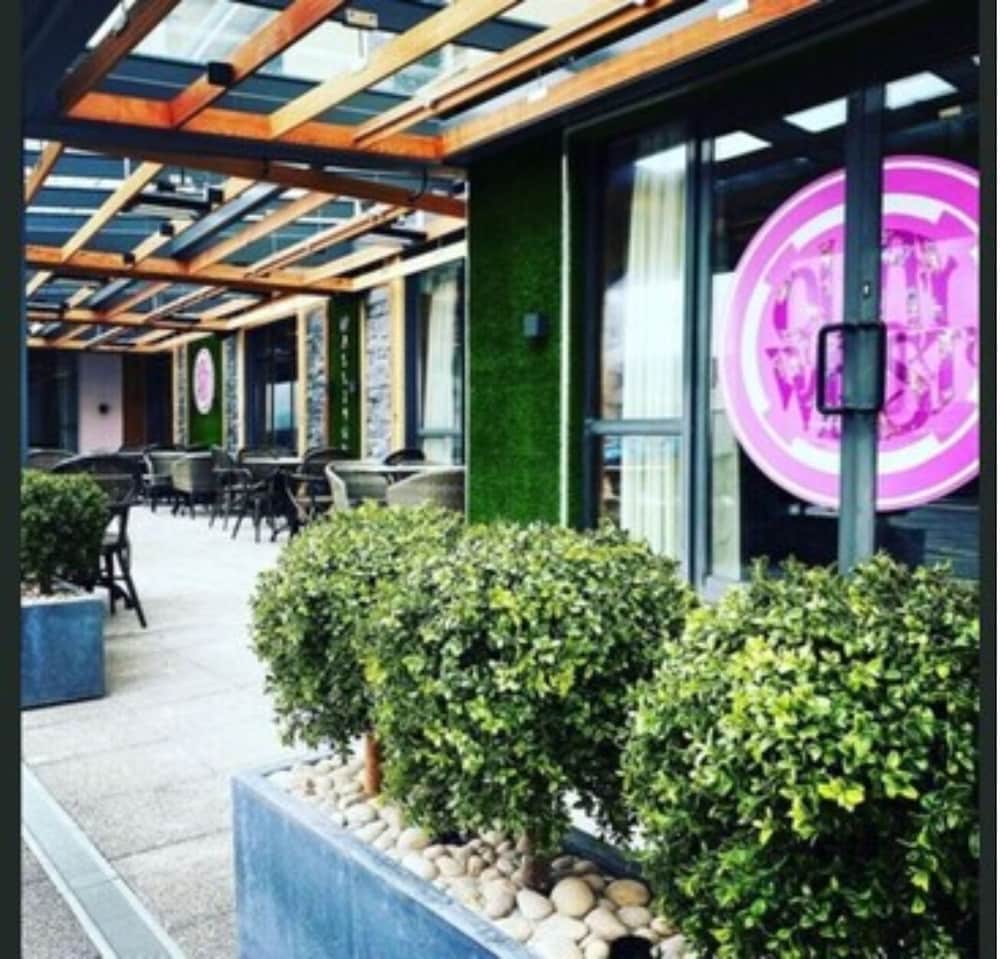 Allingham Arms Hotel