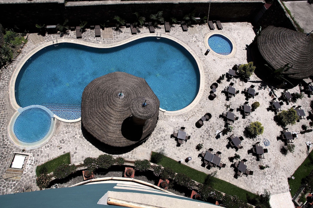 Nega Bonger Hotel