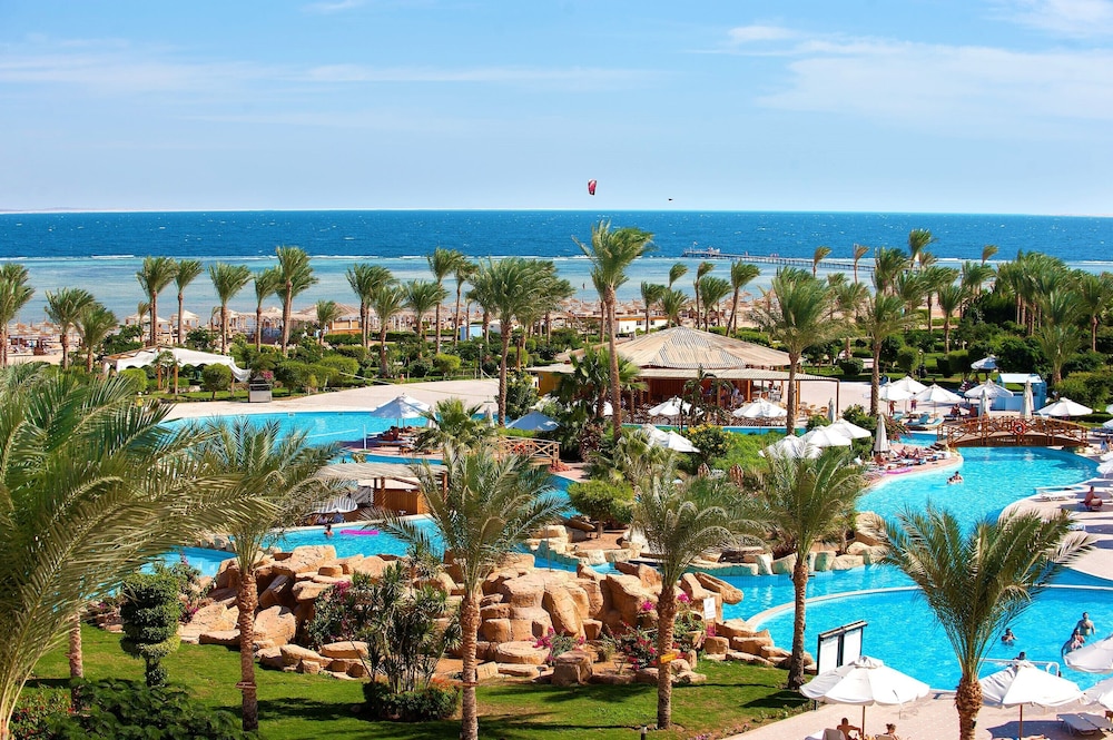 Amwaj Oyoun Resort&Casino