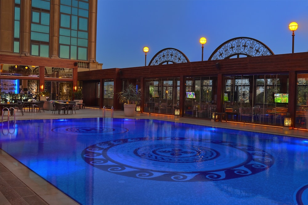 Four Seasons Hotel Cairo at First Residence