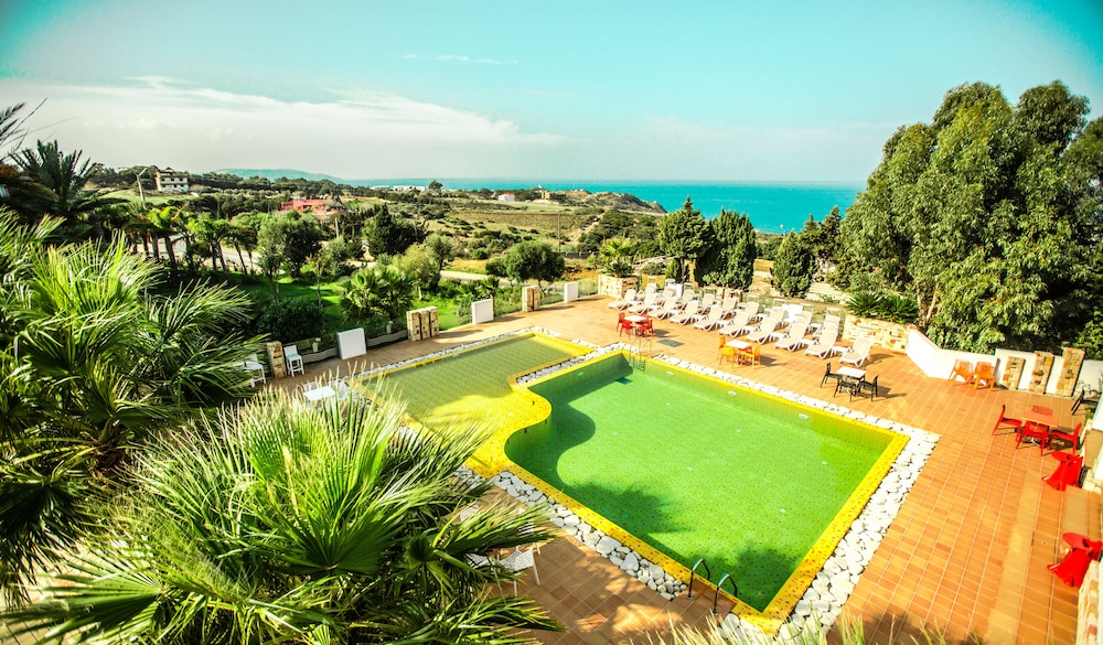 Mnar Castle Apartments