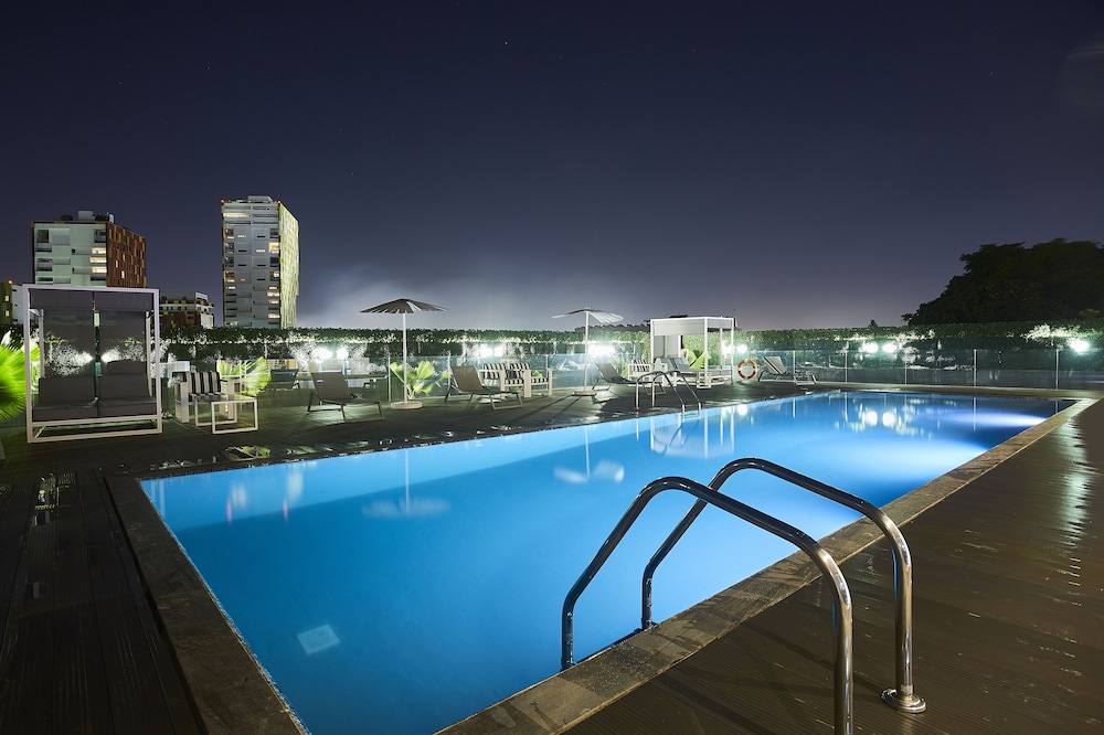Kwarleyz Residence Hotel &amp; Suites