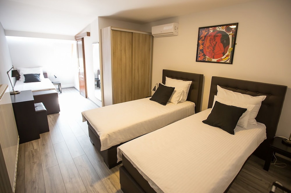 Heartland City Hotel