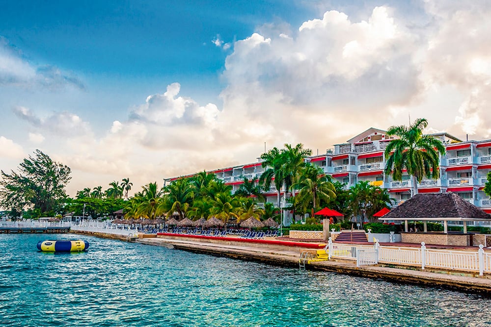 Grand Decameron Montego Beach, A Trademark All-Inclusive Resort afbeelding