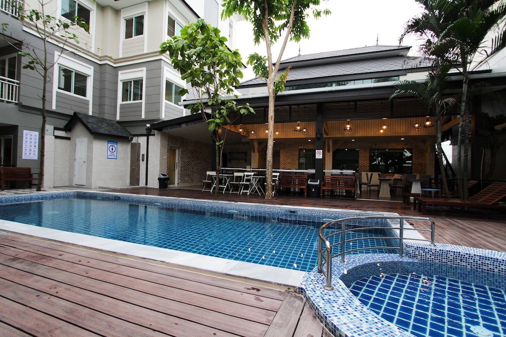At Residence Suvarnabhumi Hotel