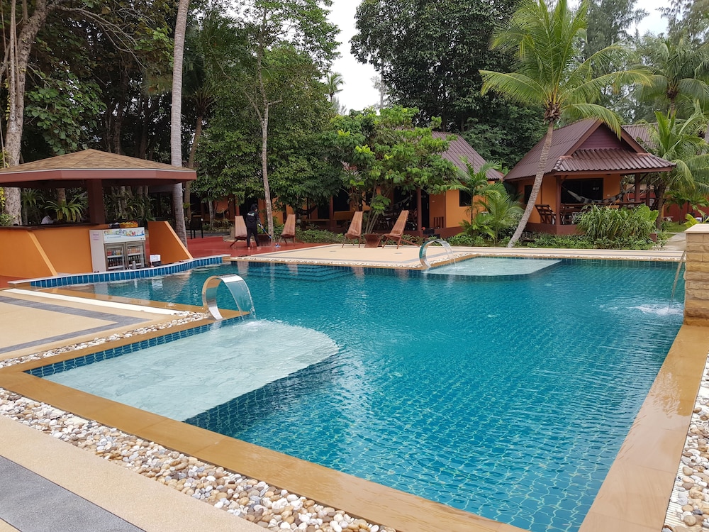 Lanta Pearl Beach Resort