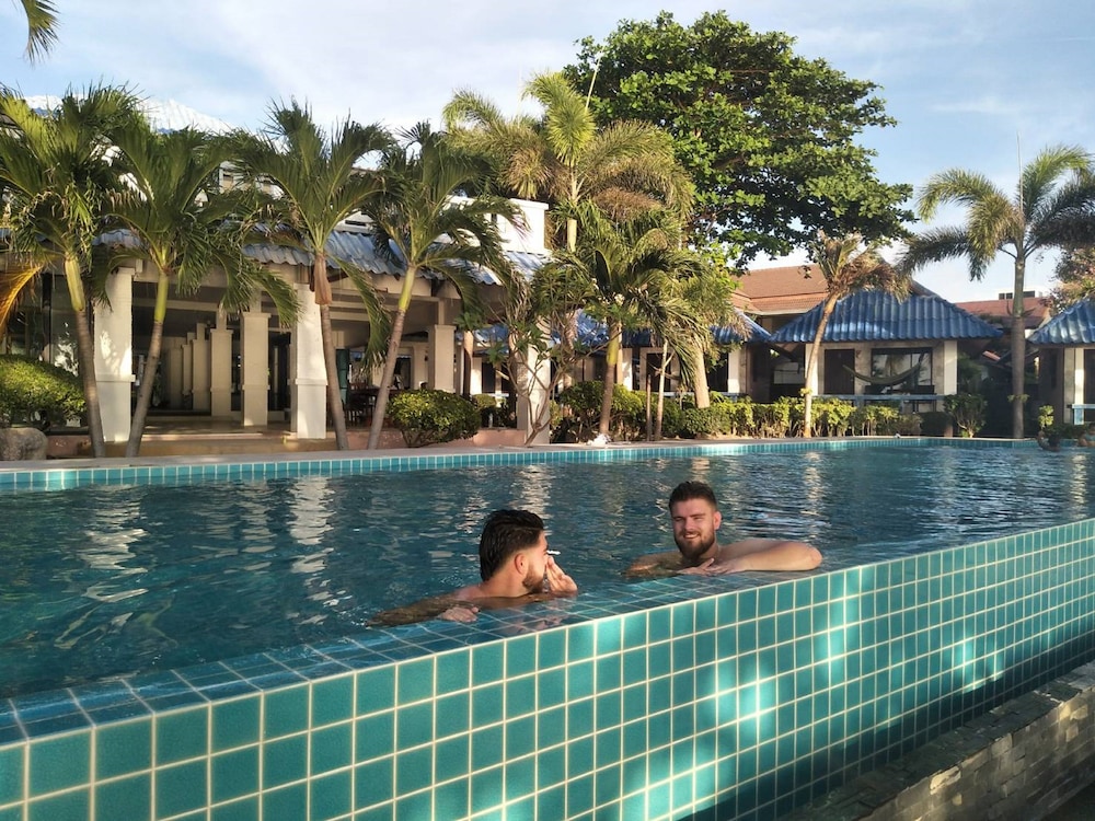Sunset Beach Villas